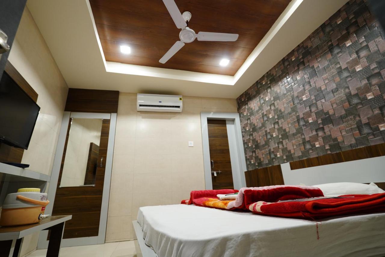 Hotel New Sundaram 150 Mtrs From Dargah Ajmer Dış mekan fotoğraf