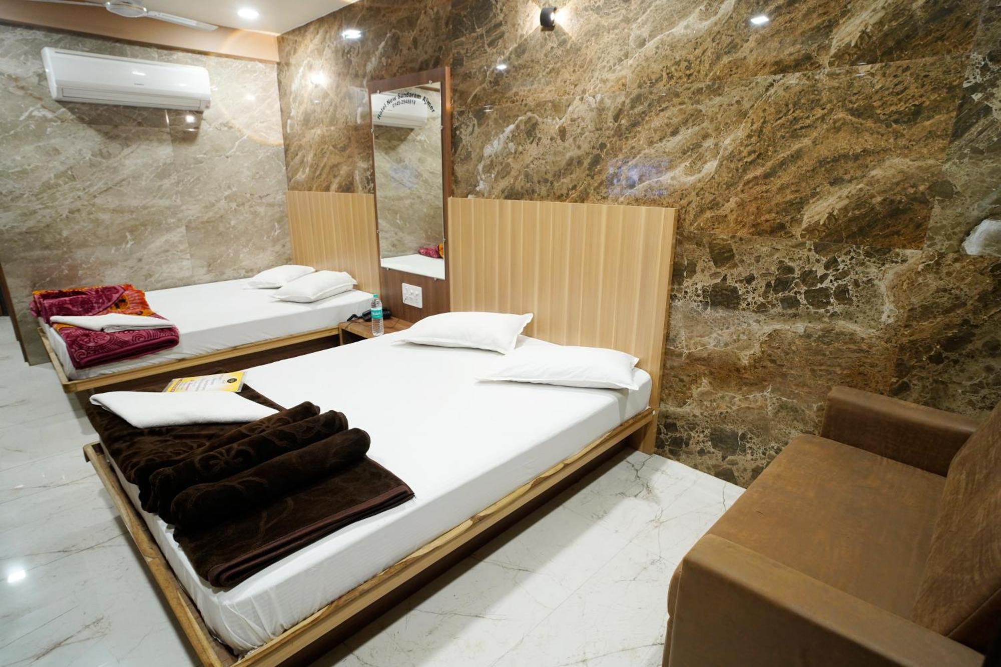 Hotel New Sundaram 150 Mtrs From Dargah Ajmer Dış mekan fotoğraf